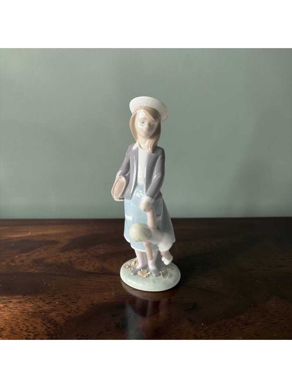 Lladro Autumn School Girl Figurine, Four Seasons Girl Retired Spanish Porcelain